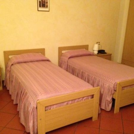 Albergo Ristorante La Scaiola Nuvolera Kültér fotó