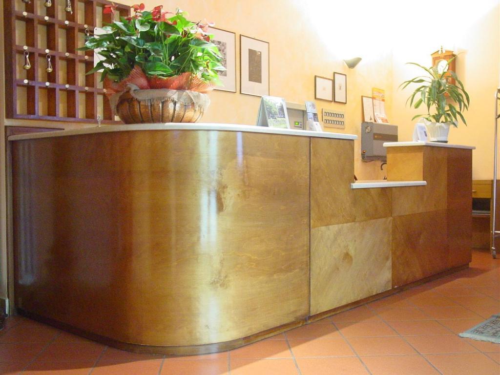 Albergo Ristorante La Scaiola Nuvolera Kültér fotó