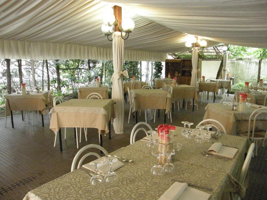 Albergo Ristorante La Scaiola Nuvolera Kültér fotó